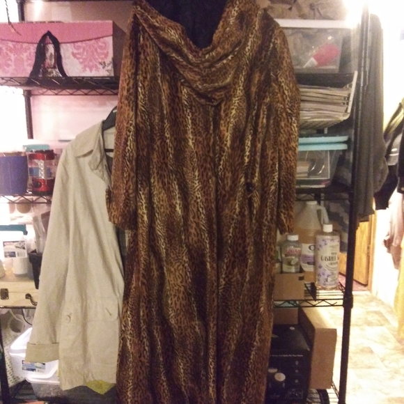 Coat - Picture 3 of 6